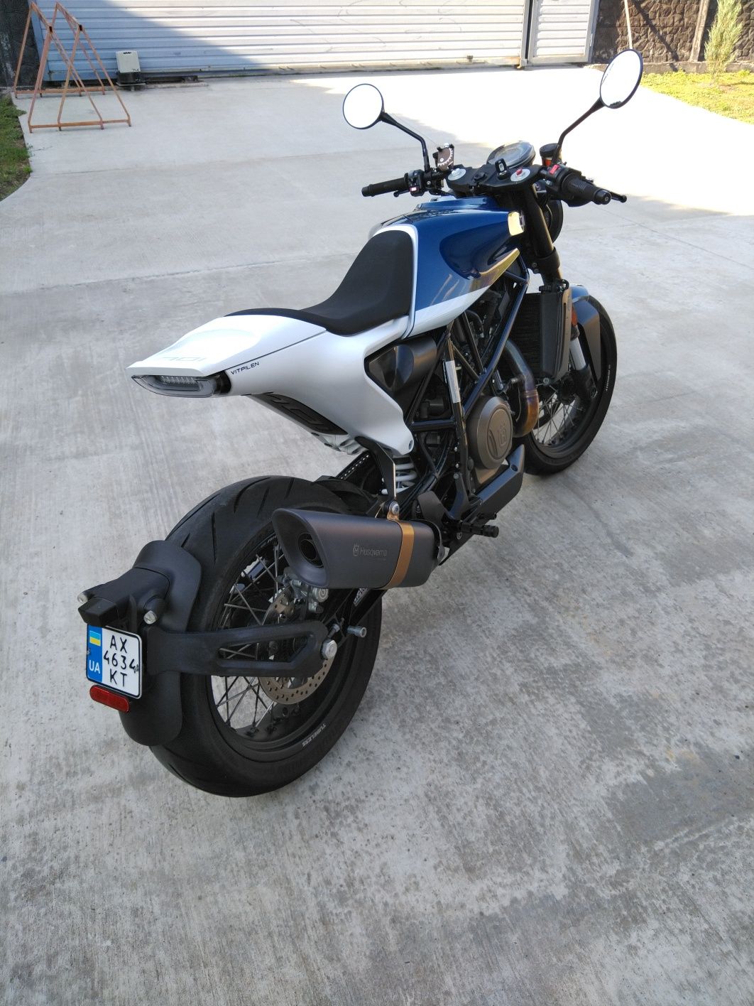 HUSGVARNA 701 / KTM 690 /Huskvarna Svartpilen 401