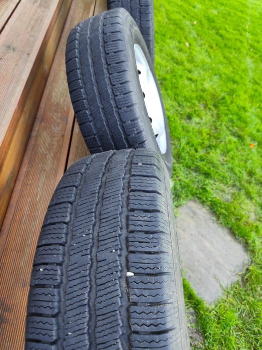 Sprzedam opony zimowe