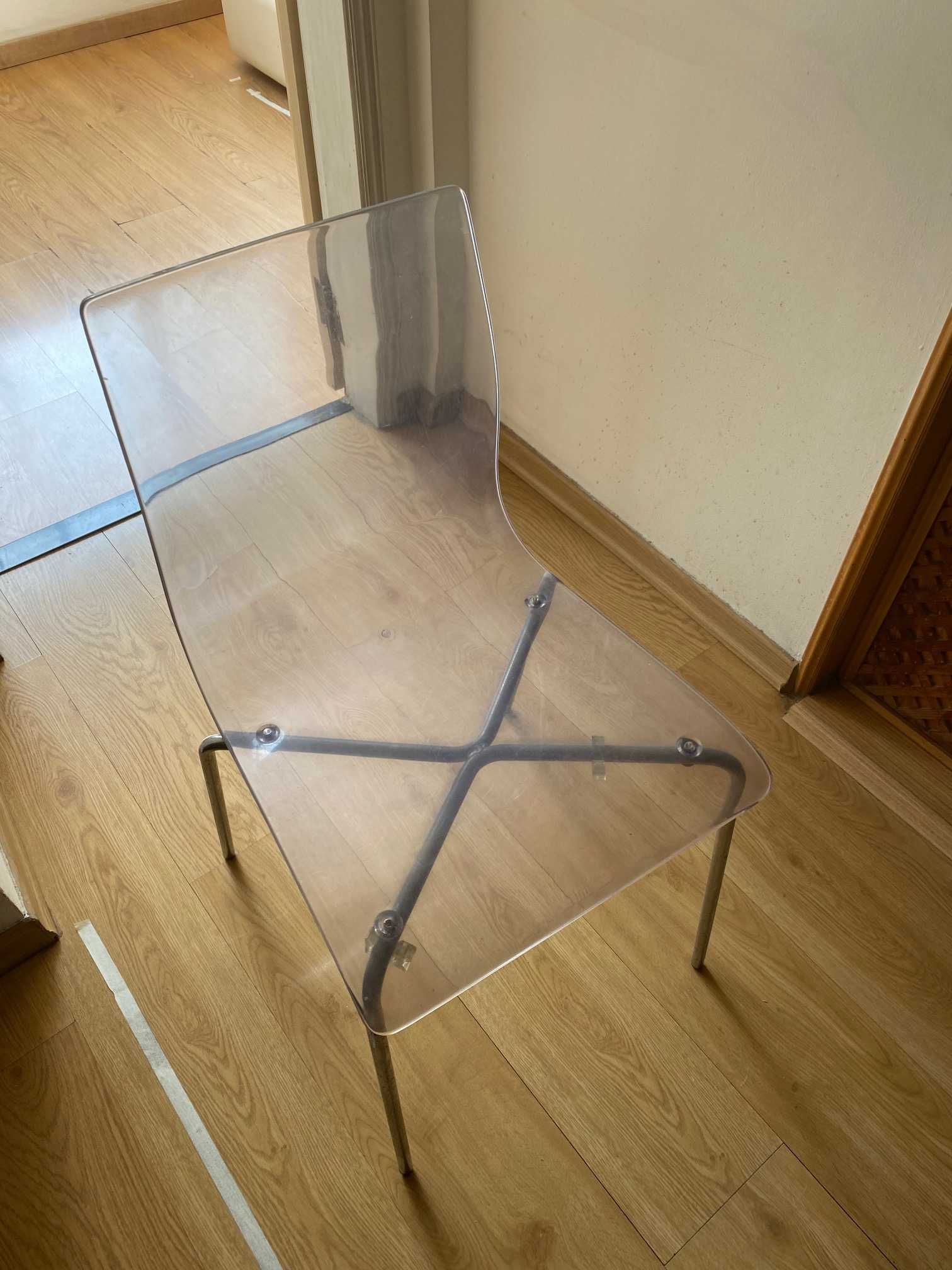 Cadeira Transparente de Acrílico - Graça, Lisboa