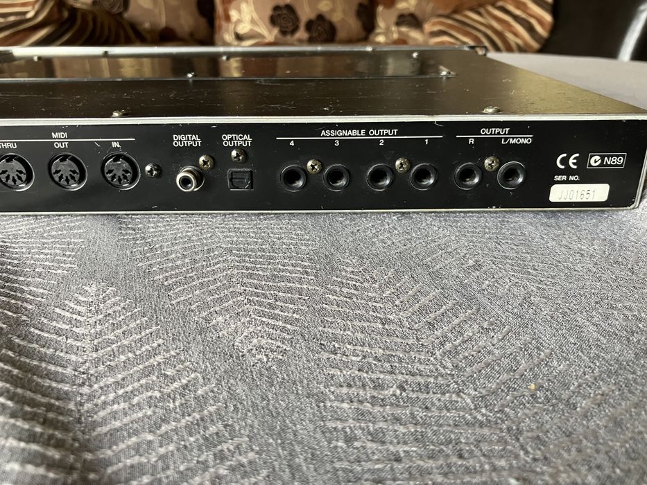 Yamaha MotiF Rack syntezator