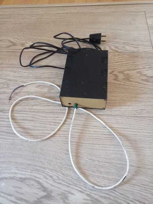 Zasilacz stabilizowany 12 V, własnej roboty