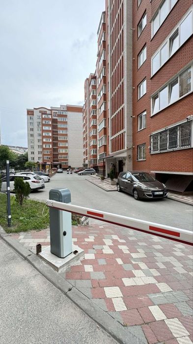 Оренда 2 км квартири з сучасними меблями і ремонтом