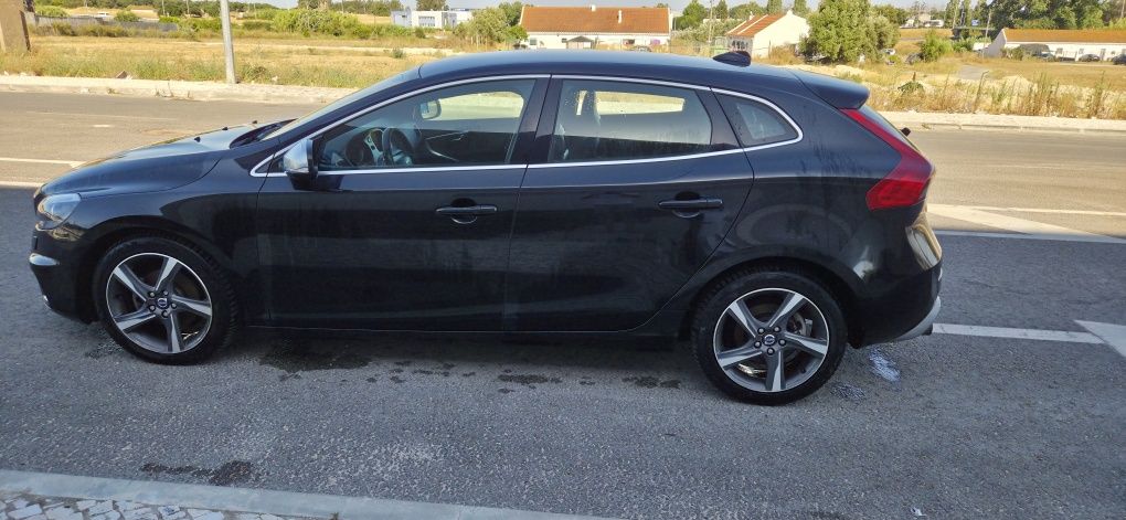 Volvo V40 R-design