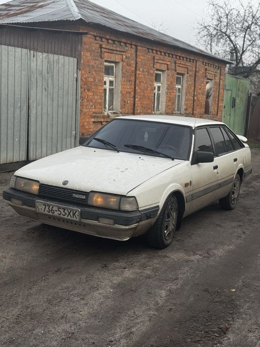 Mazda 626, 1,6 бензин карбюратор, хэтчбек, 1987 год