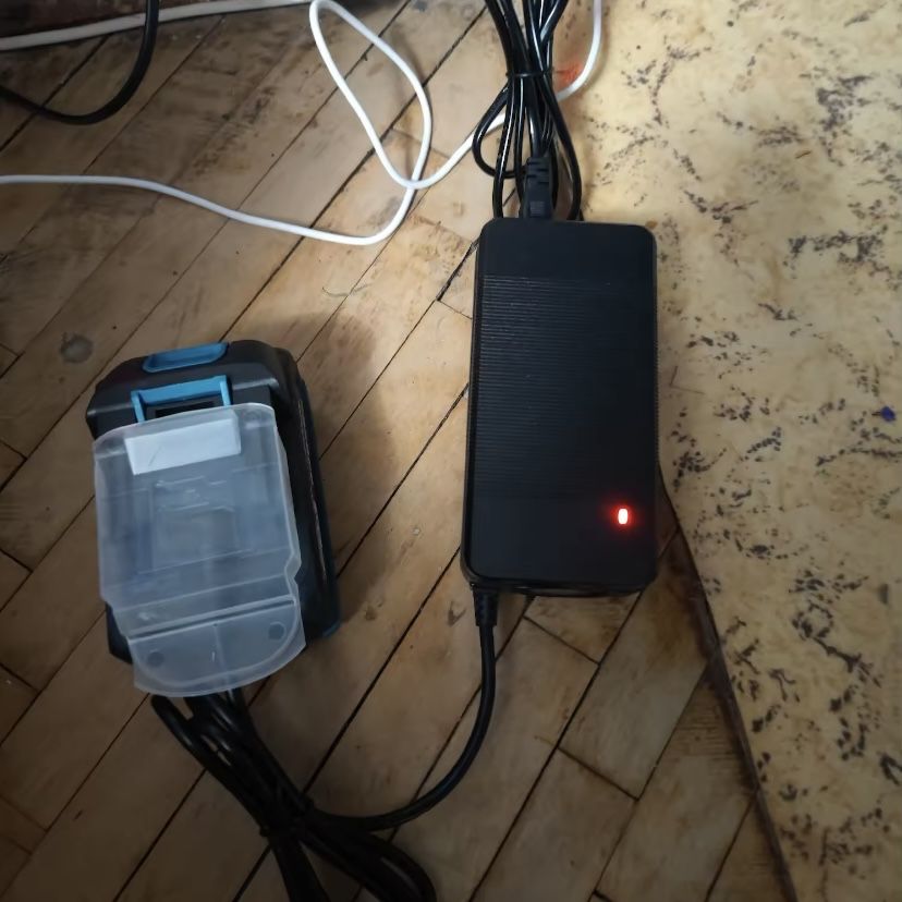 Bardzo szybka Ladowarka Li-ion 21V 5A 150W do batrii litowych