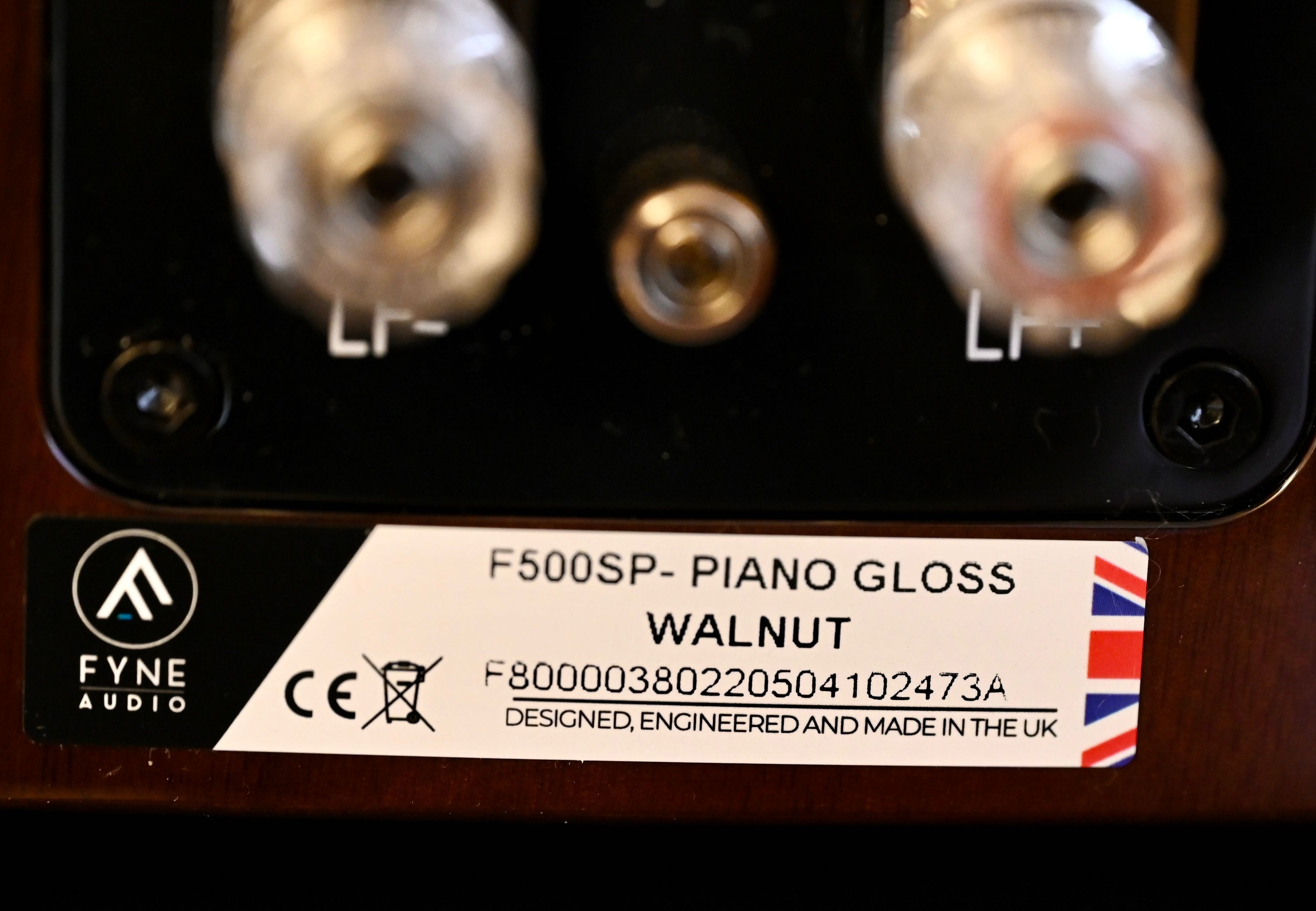 Monitory podstawkowe Fyne Audio F500 SP, orzech HG