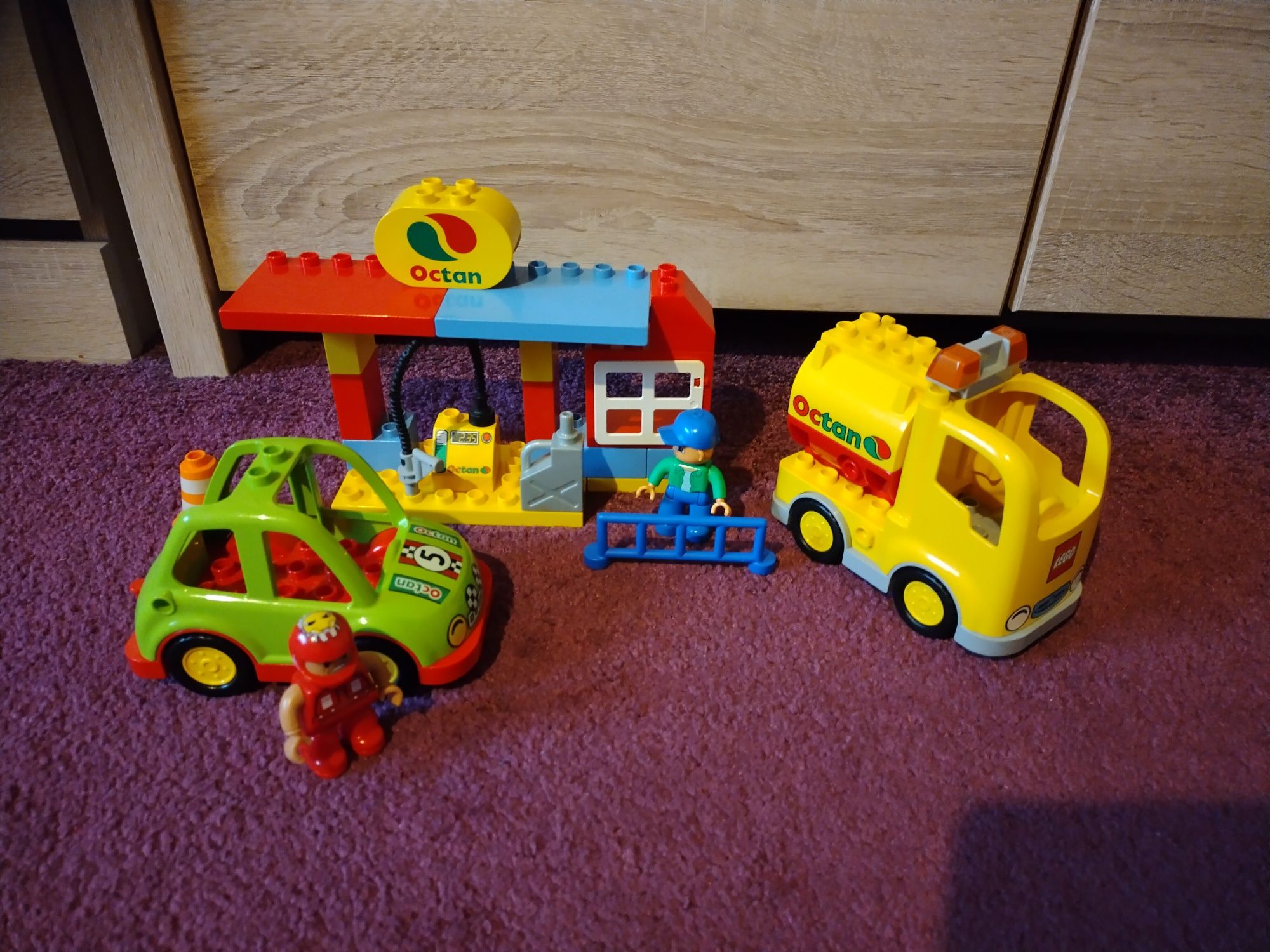 Cysterna stacja paliw LEGO Duplo