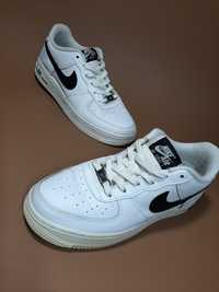 Кросівки жіночі 38р .24.5см. Nike Air Force 1