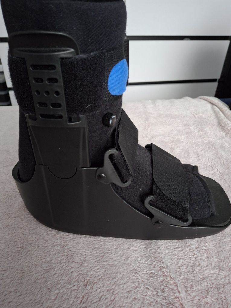 Orteza, but ortopedyczny typu Walker