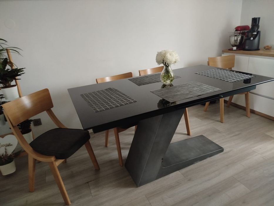 Sprzedam stół szklany rozkładany