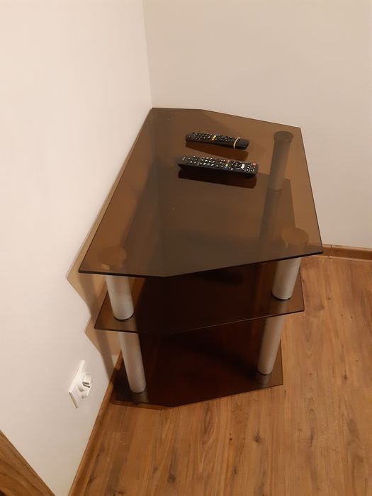 Szafka szklana pod tv
