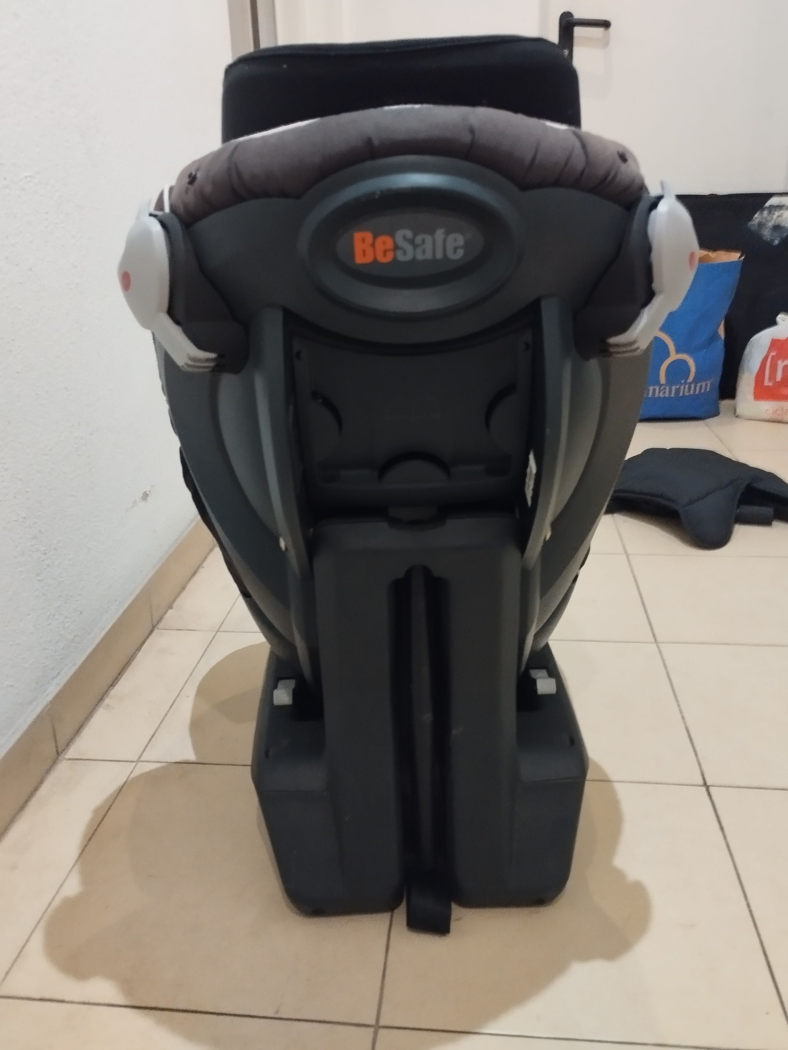 Cadeira criança auto BeSafe IZI Combi Isofix