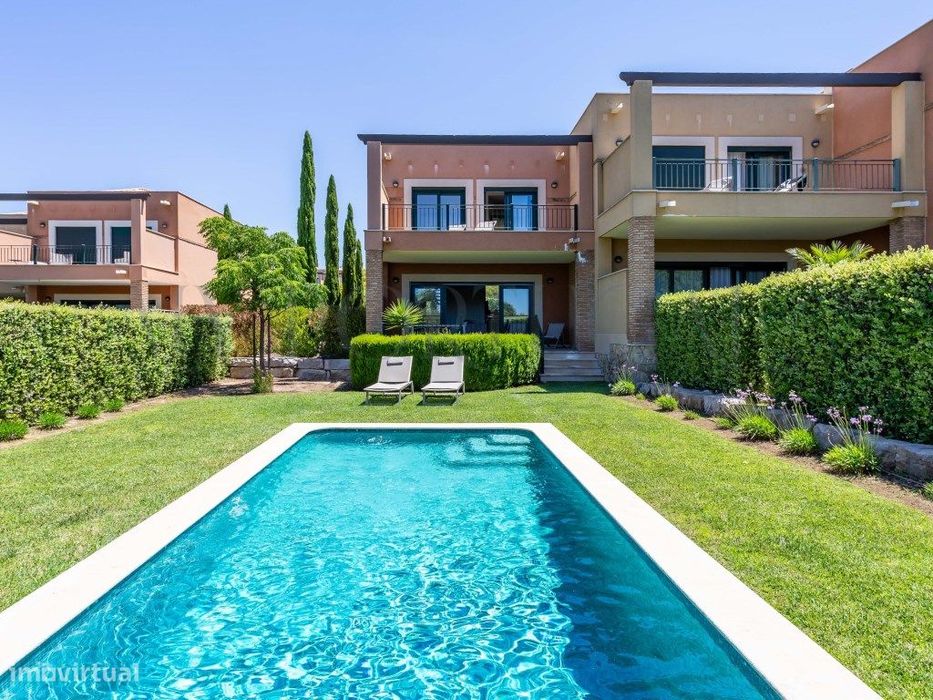 Magnífica Moradia T2 de Luxo com Piscina Privativa para venda no Pr...