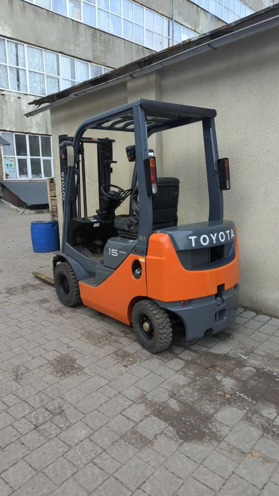 Продам Навантажувач Toyota 02-8FDL15