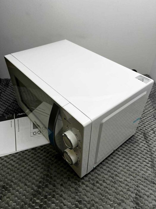 Kuchenka mikrofalowa Hanseatic 700W | 20L | Rozmrażanie