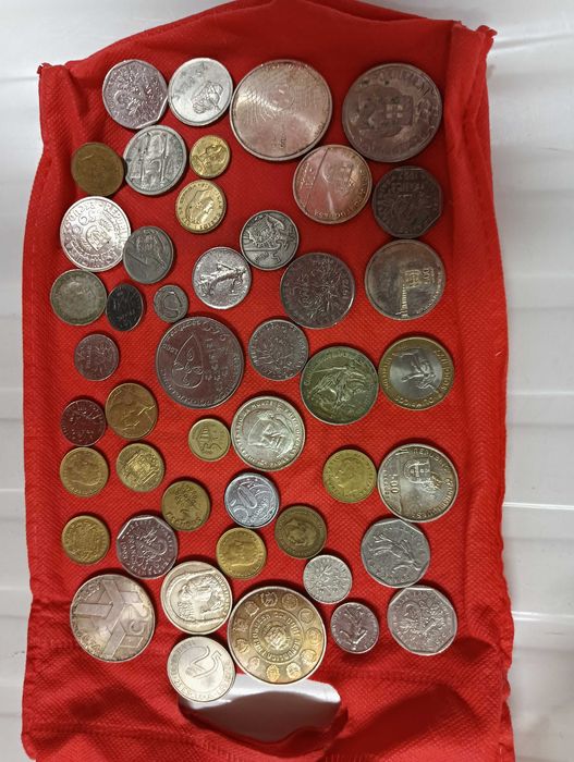 Notas e moedas antigas