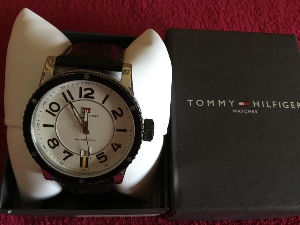 Часы Tommy Hilfiger, оригинал, как новые
