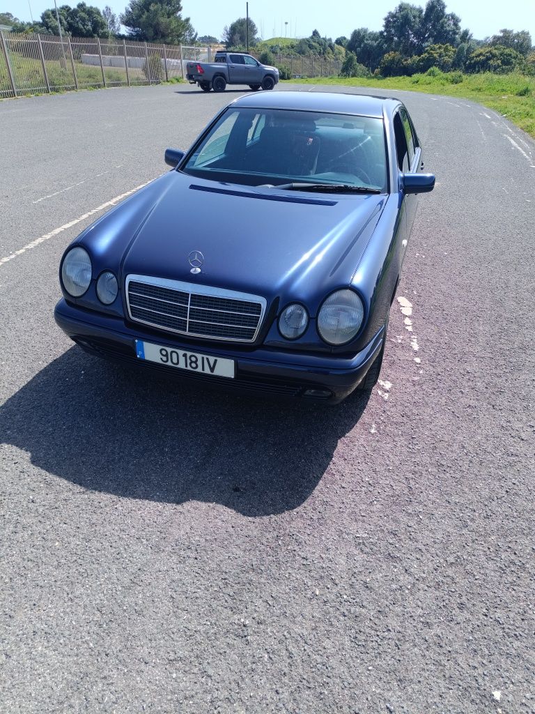 Mercedes Benz e220d
