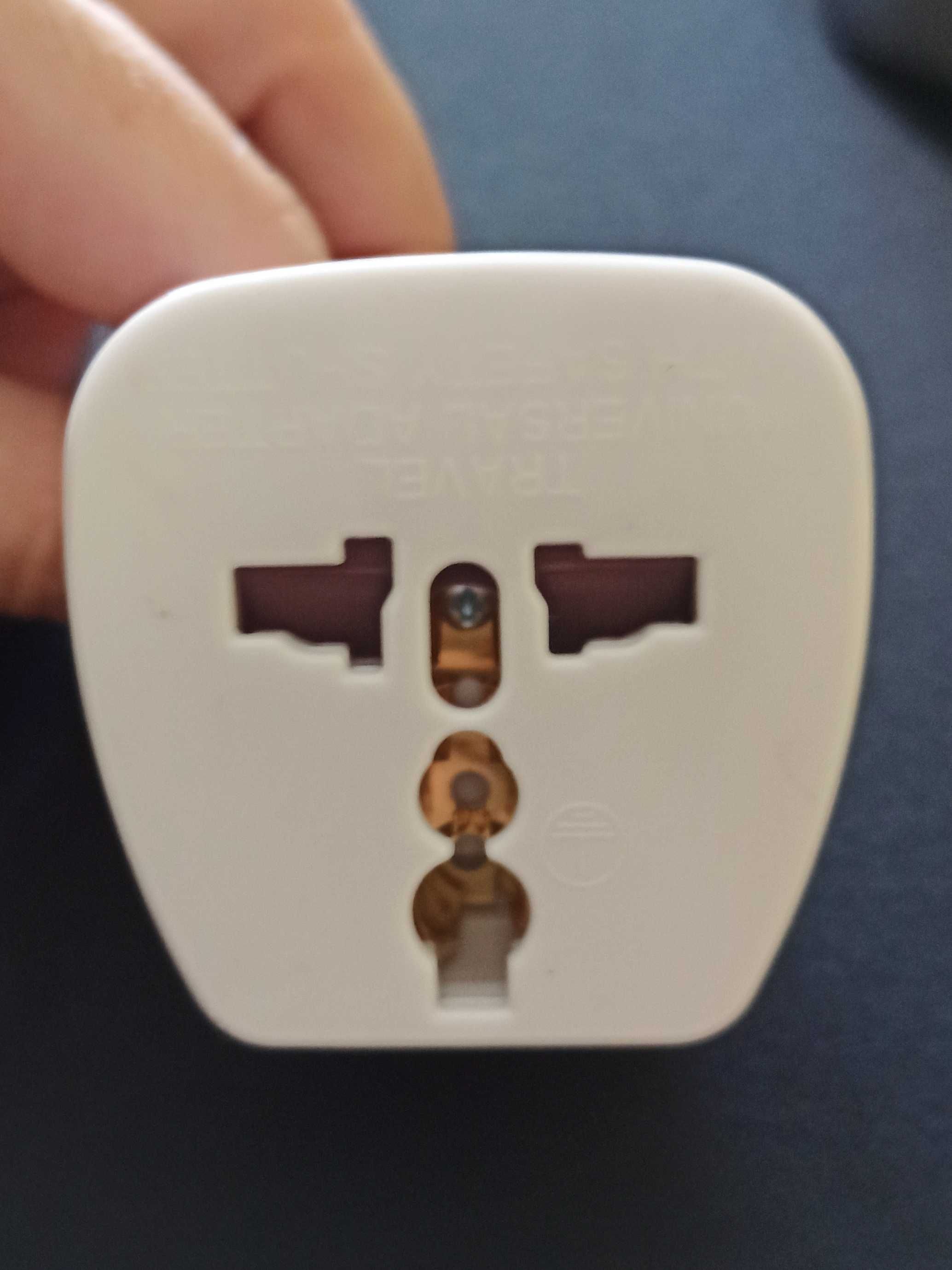 Adaptador Conversor Universal AC de Tomadas US UK AUS para Europeia EU