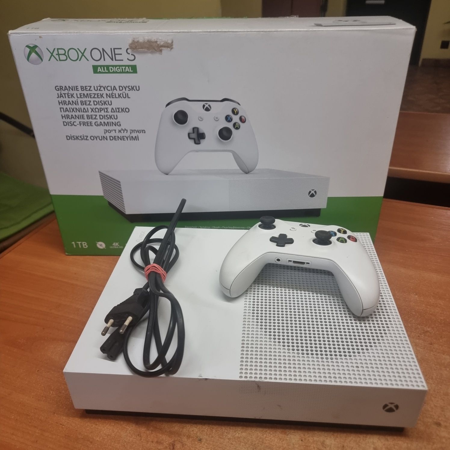 Konsola Xbox ONE S 1 TB