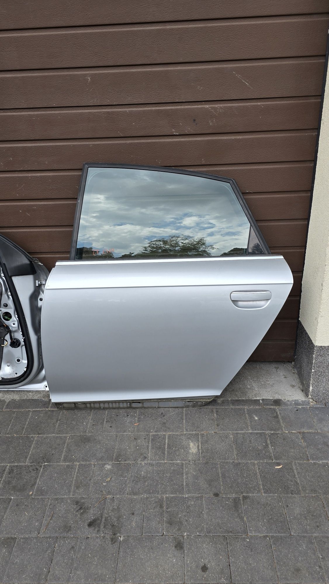 Drzwi lewy tył Audi A6 C6 LY7W