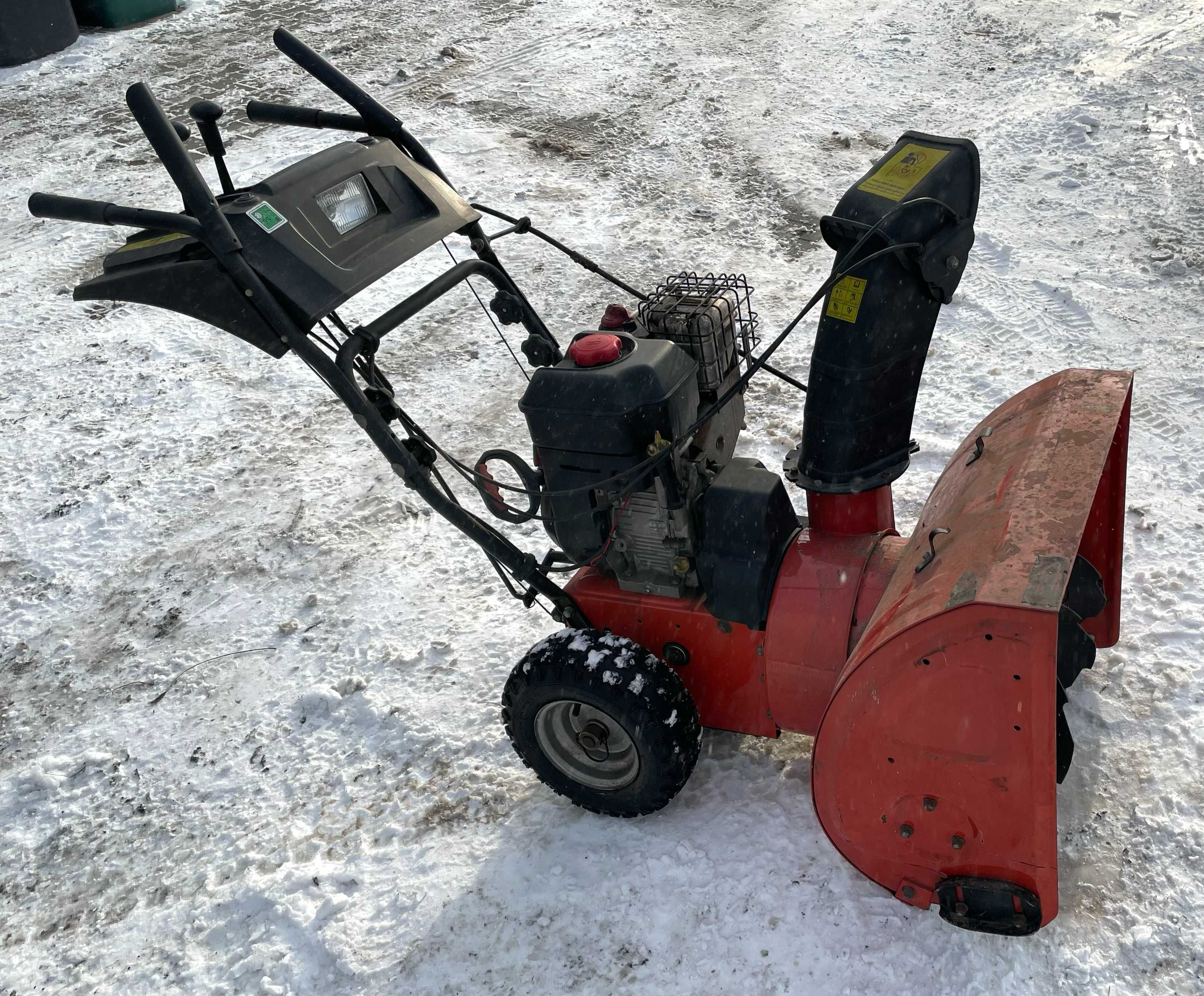 Odśnieżarka spalinowa z napędem, Briggs & Stratton