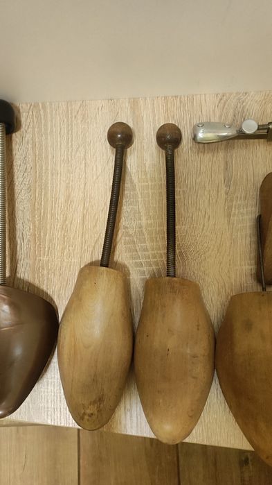 Колодки для взуття металеві дерев'яні пластик