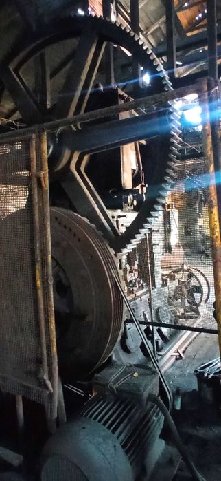 prasa mechaniczna o nacisku 300 t