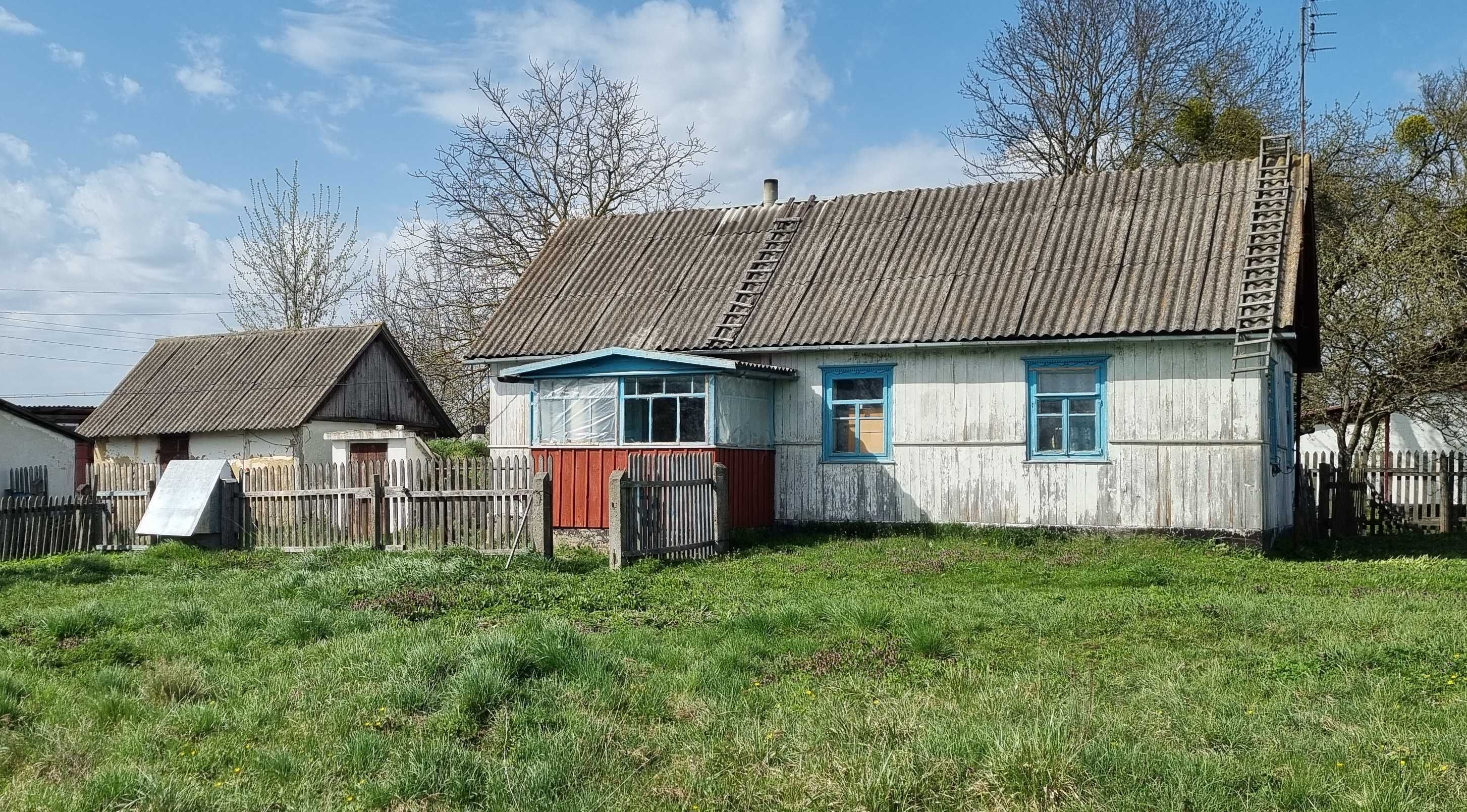 Продається будинок в с.Хролин