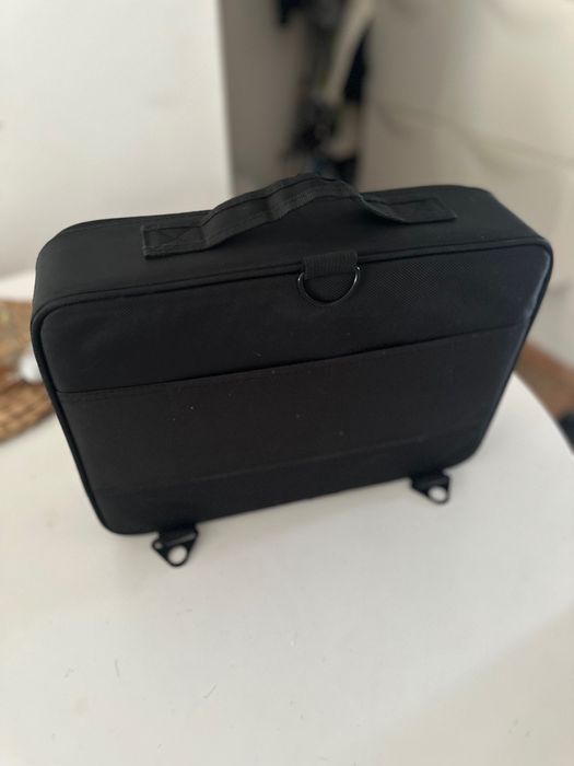 Mala de maquilhagem com compartimentos