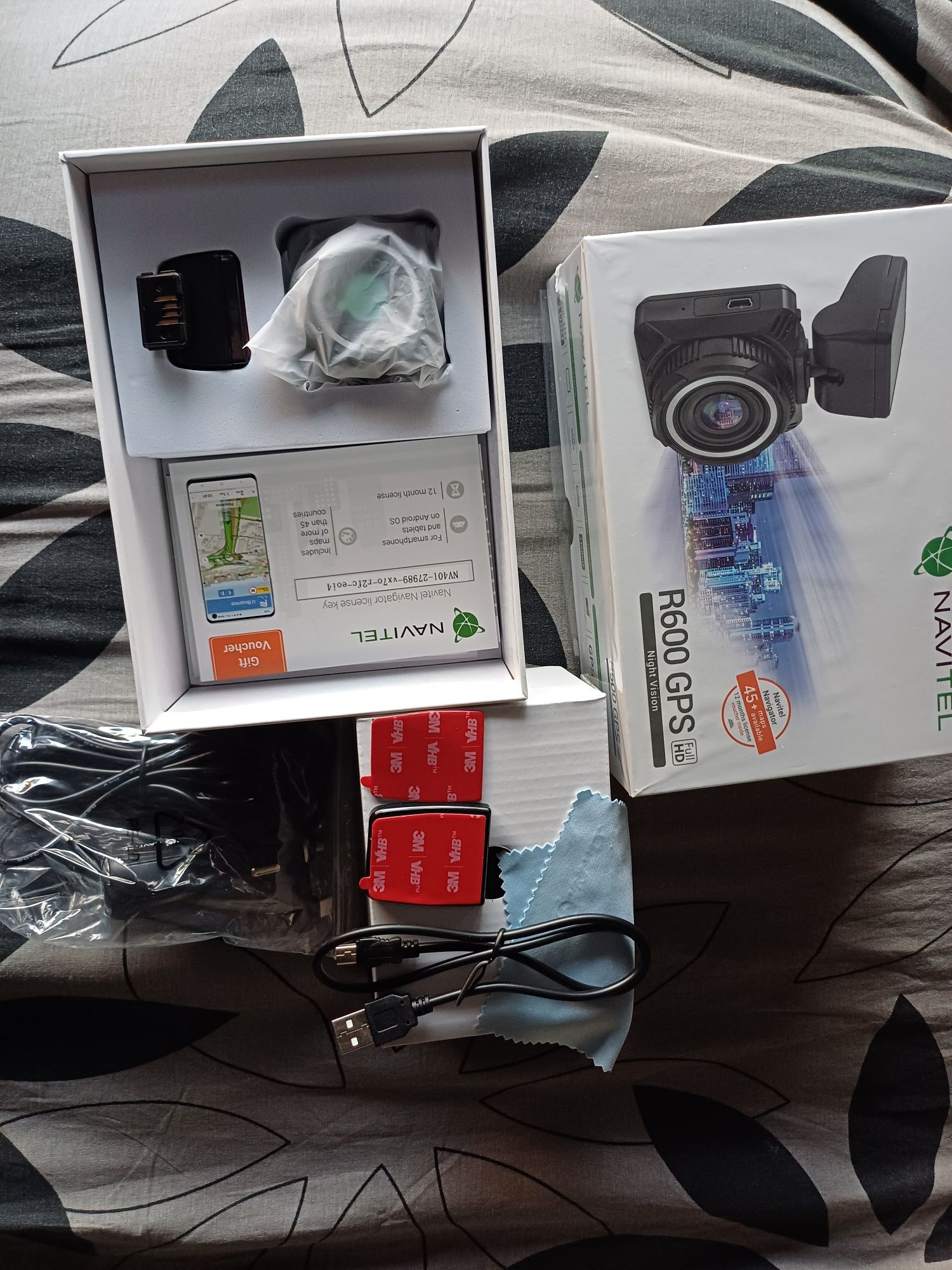 Wideorejestrator Navitel r600GPS nowy