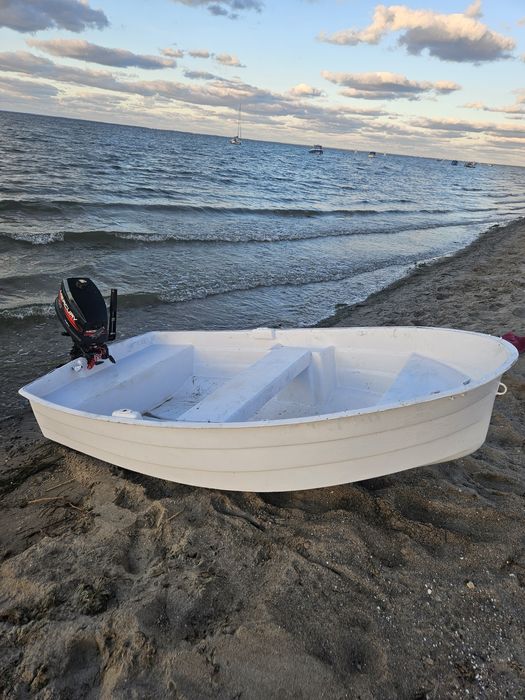 Łódka z silnikiem