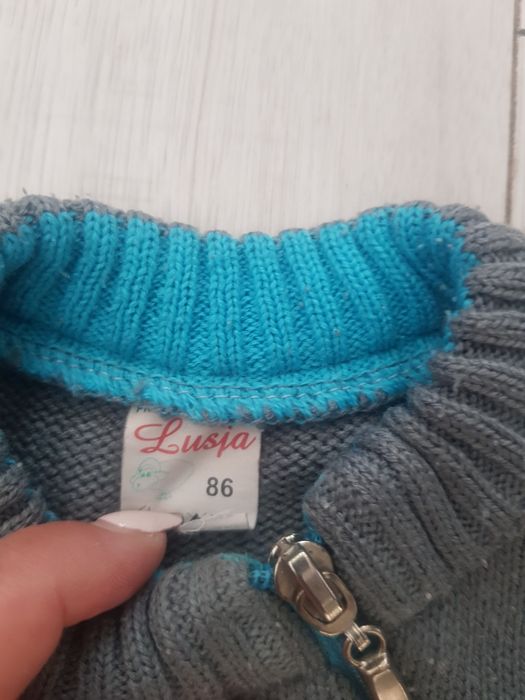 sweterek ciepły  chłopięcy roz 86