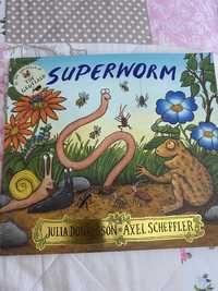 Livro “Superworm” para venda (Inglês)