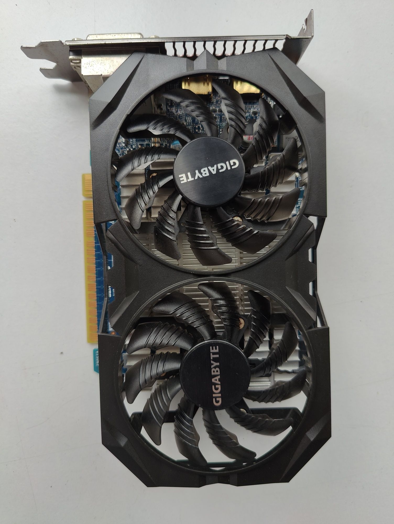 Відеокарта Gigabyte GTX 750 Ti 4gb 1059 МГц GDDR5 HDMI, DVI