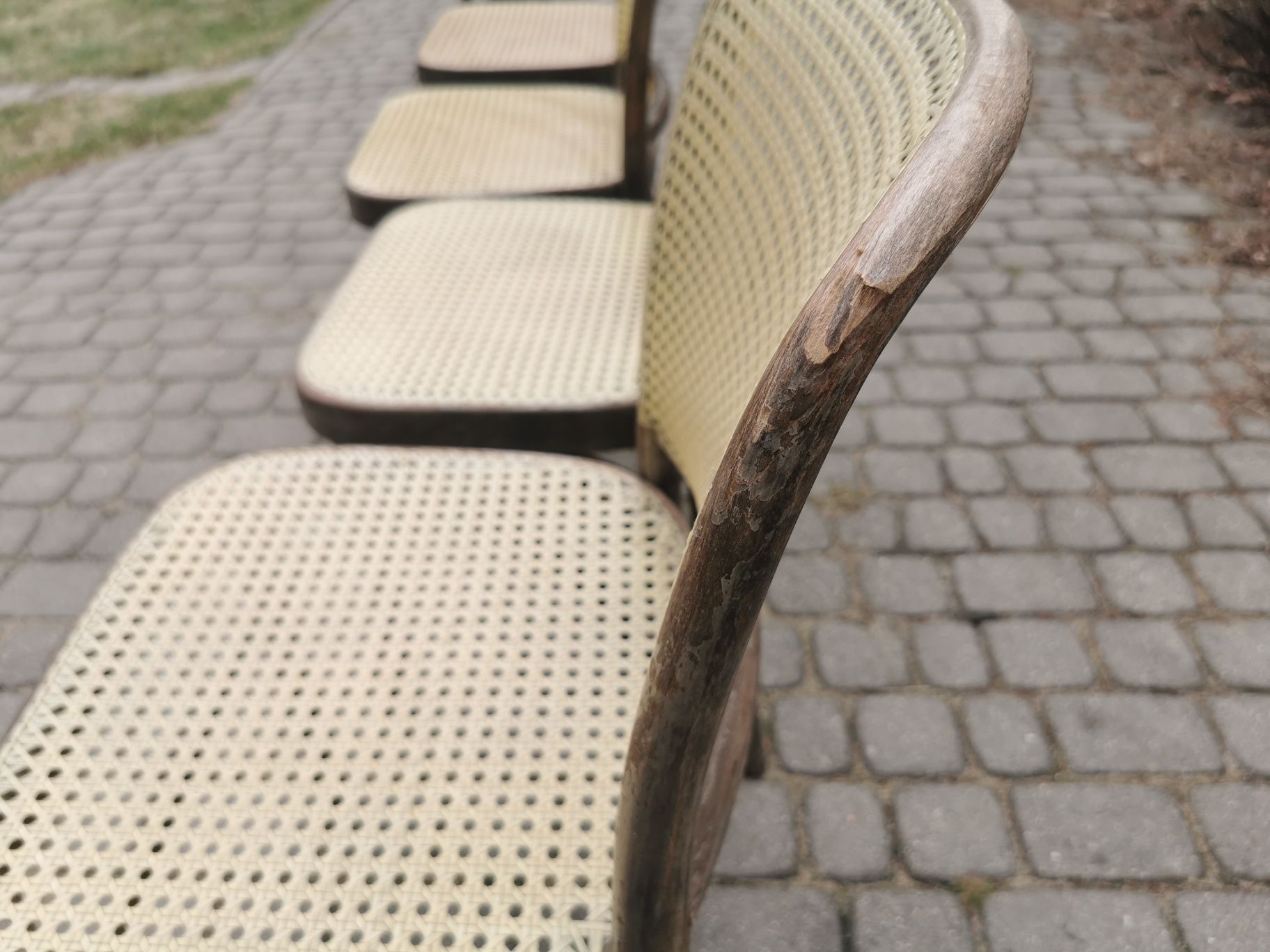 4 Krzesła typu Thonet, plecionka wiedeńska