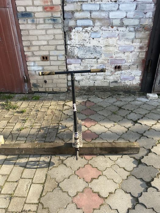 Трюковий самокат