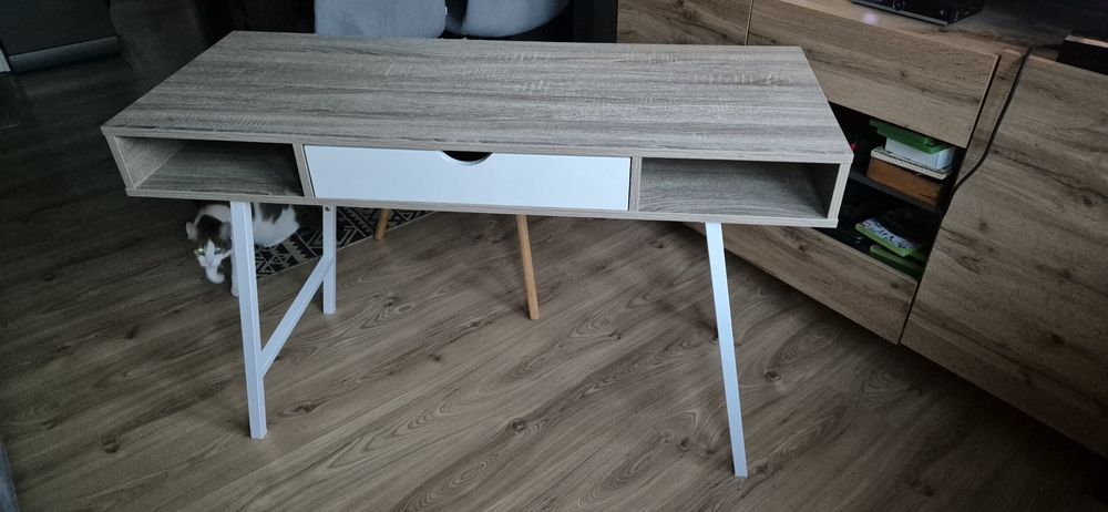 Biurko skandynawskie