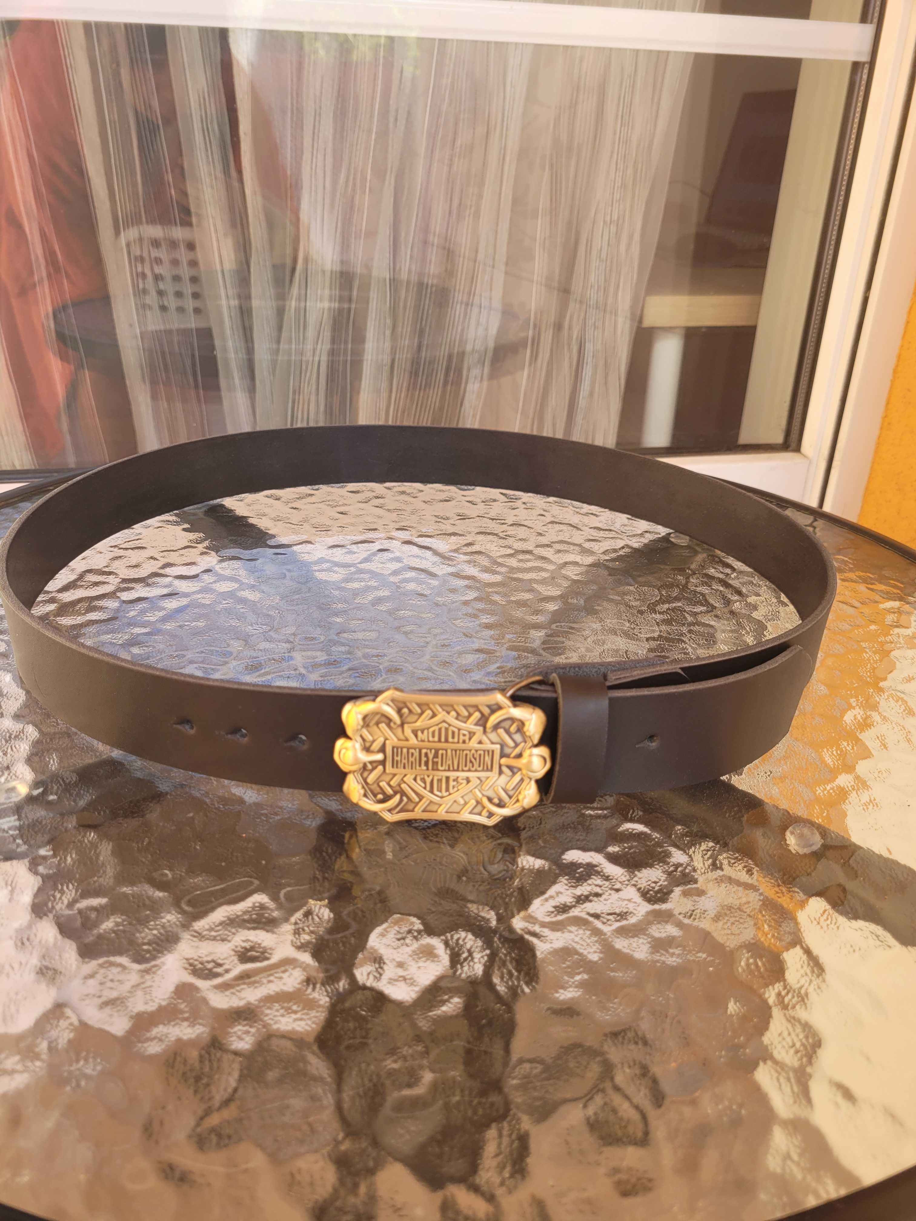 Czarny męski skórzany pasek Harley Davidson z mosiężną klamrą 130 cm