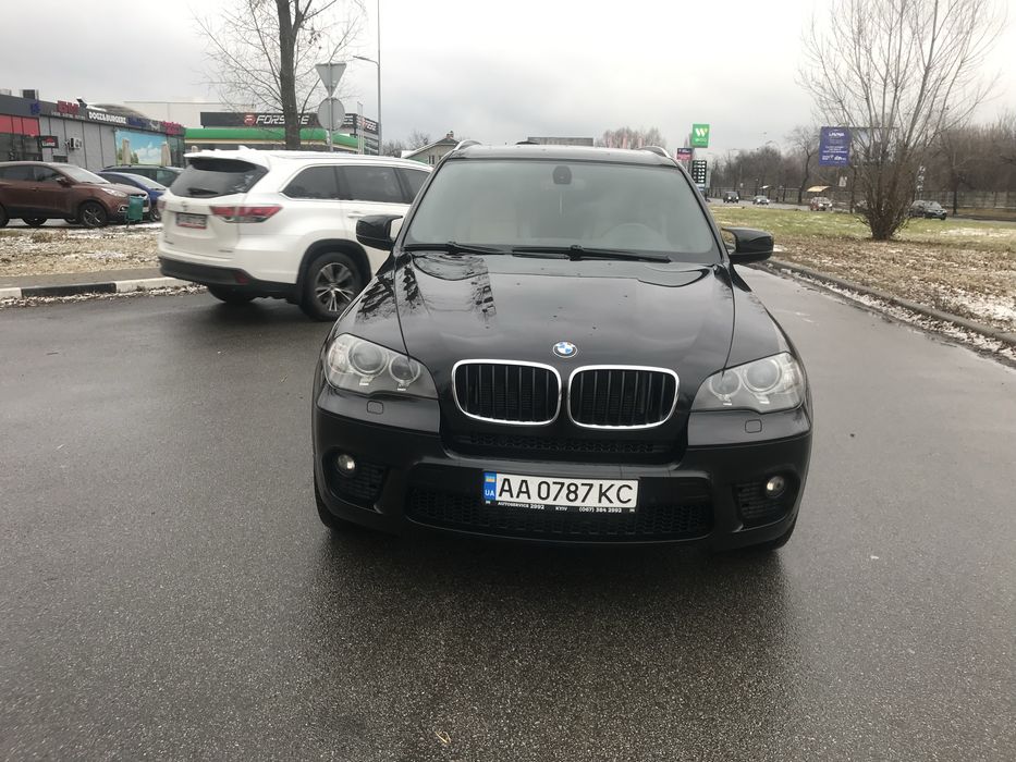 Автомобіль BMW X5 E70