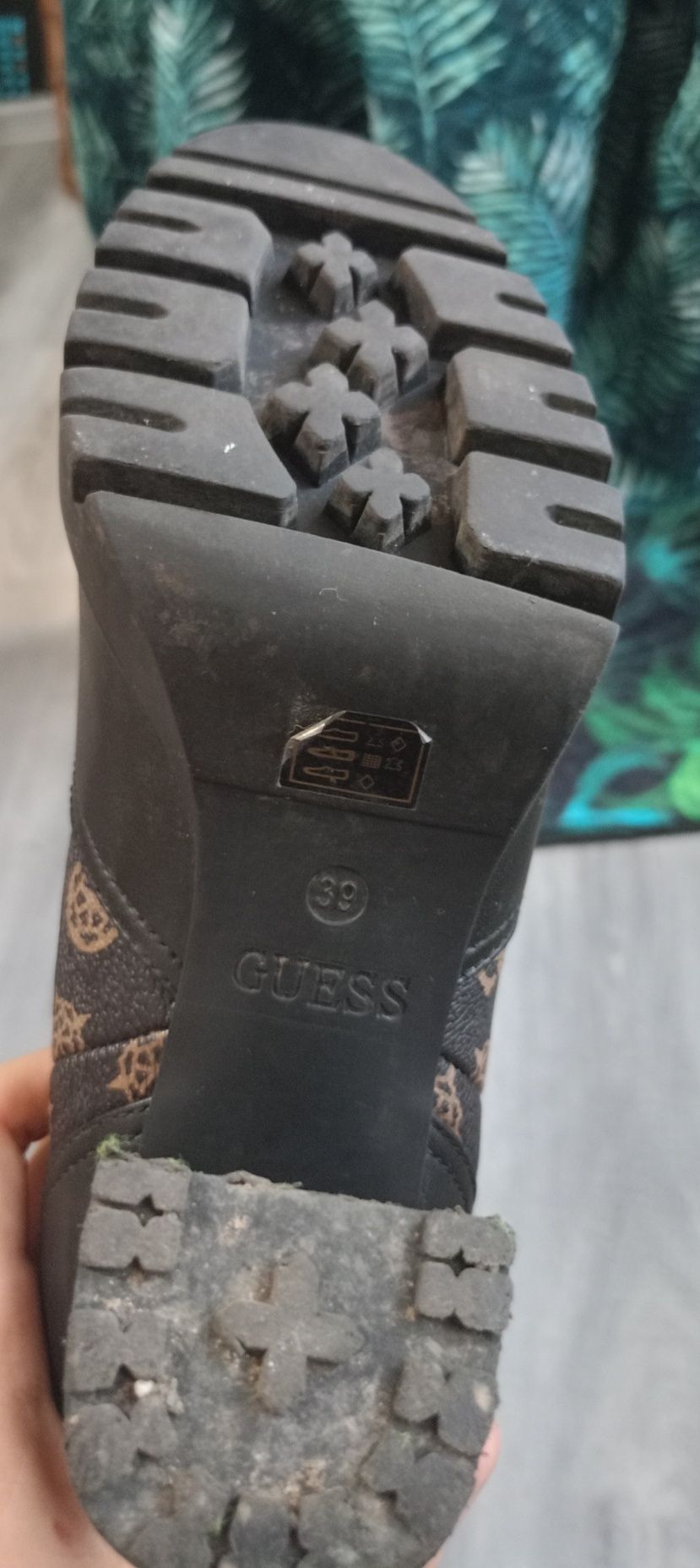 Buty Botki Guess 39