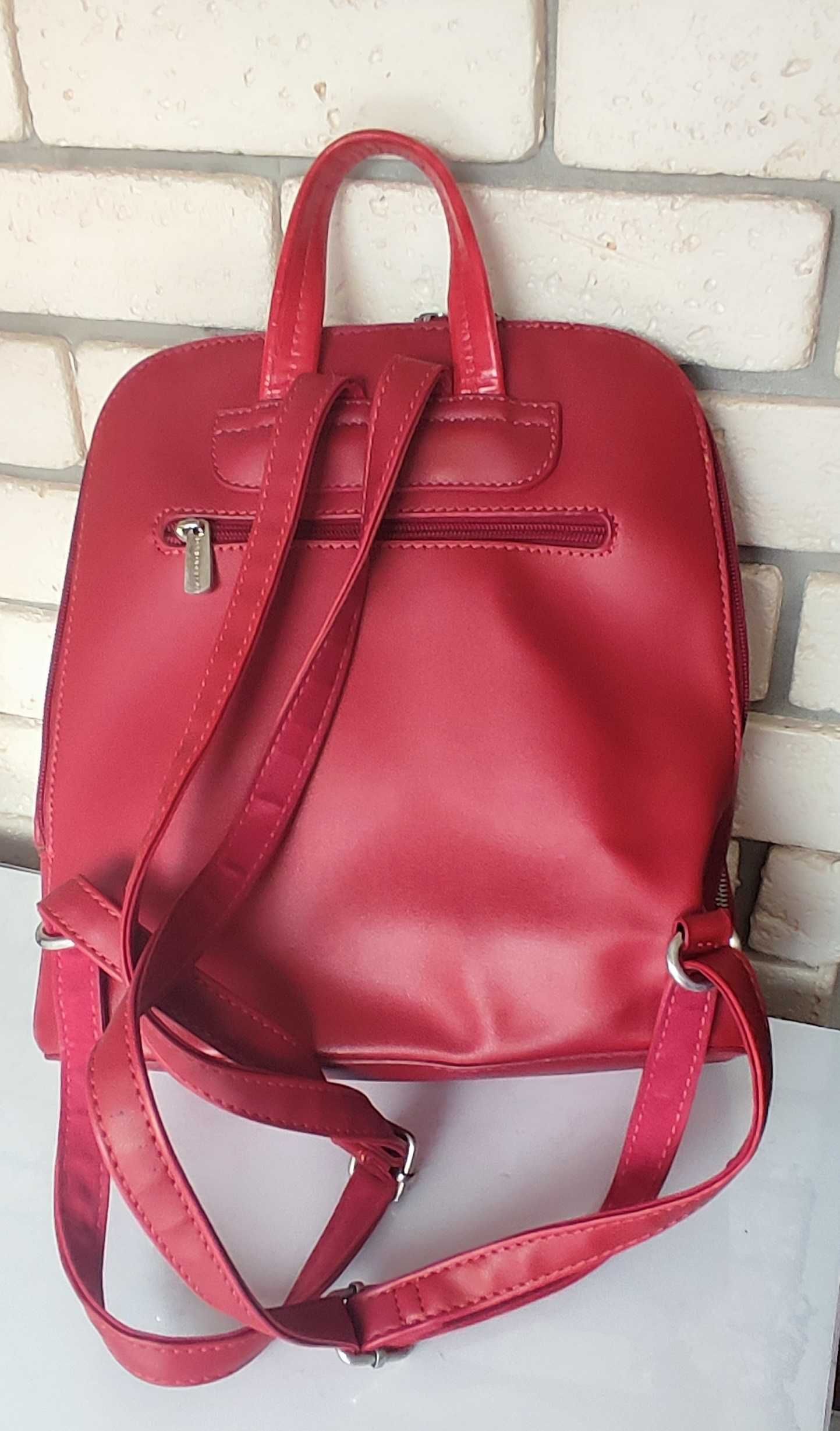 Рюкзак жіночий з екошкіри червоний