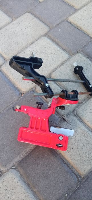 Верстат для заточування ланцюгів бензопили ручний