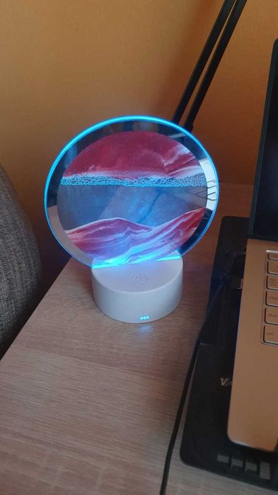 Kolorowa lampa z piaskiem 3D – dekoracja i relaks w jednym