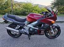 Kawasaki zzr 600