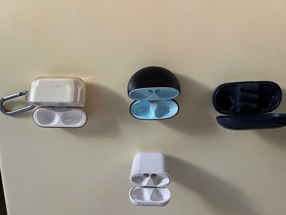 Кейсы для наушников