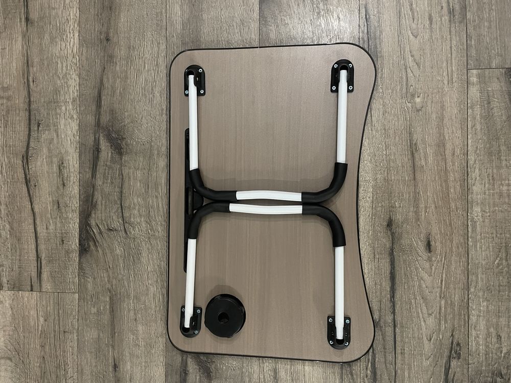 Stolik na laptopa