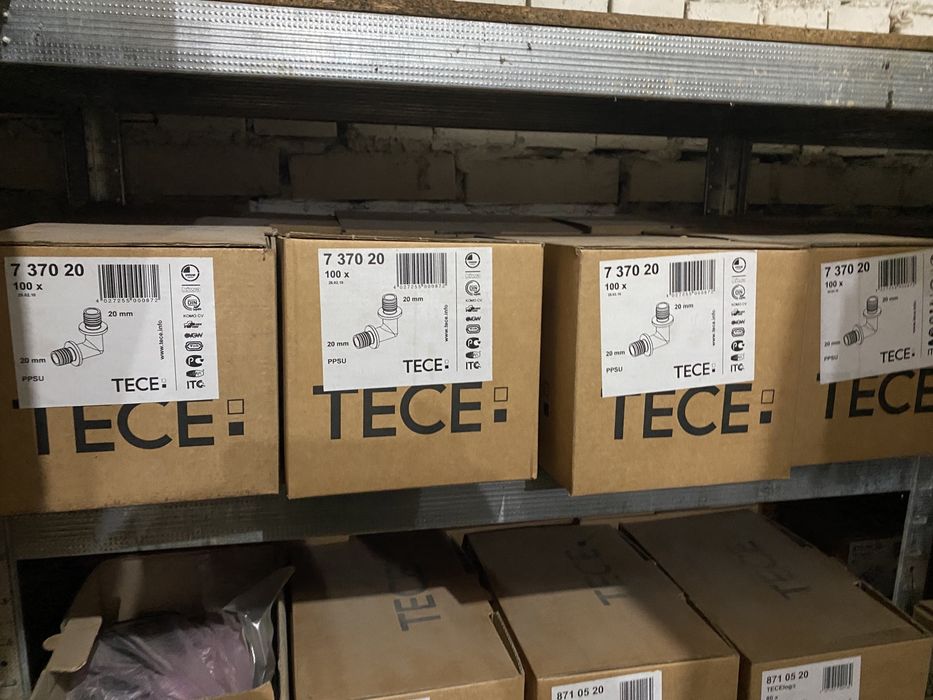 Уголок 20 PPSU  под натяжную гильзу TECE Германия