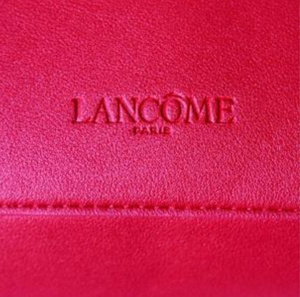 Сумка lancome paris.
Lancome
Подписаться на бренд
450
грн