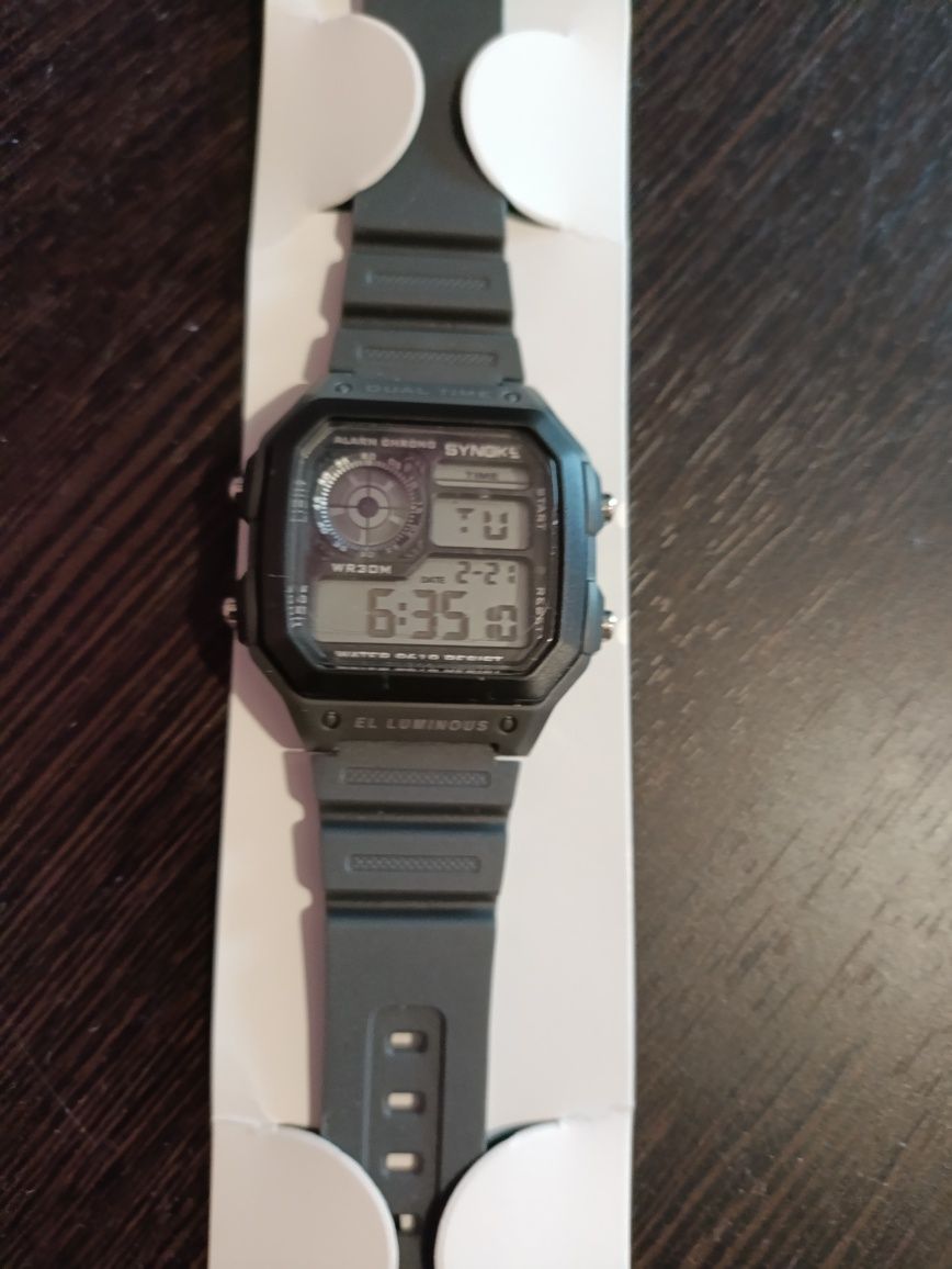 Электронные часы Наручные часы Casio Synoke Skmei